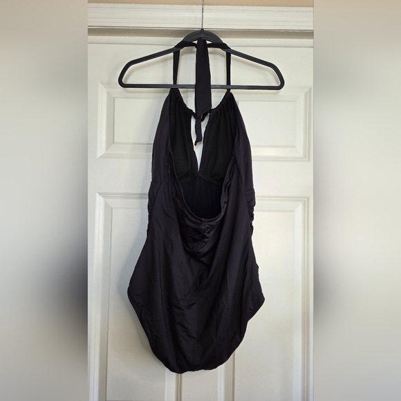 Kenneth Cole Reaction Black Halter Neck Ruched Swimsuit - Size 1X - Picture 3 of 10
